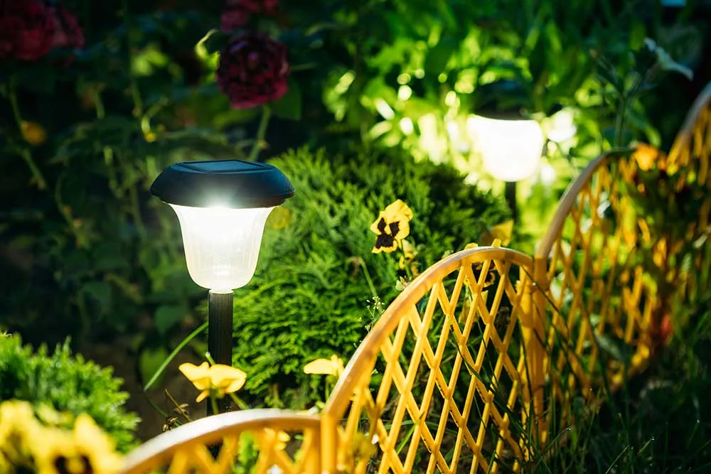 Lampada solare da giardino
